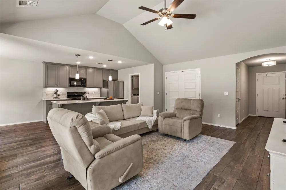 1901 E Winston Street Broken Arrow, OK 74011