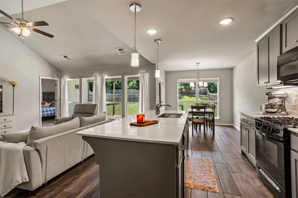 1901 E Winston Street Broken Arrow, OK 74011