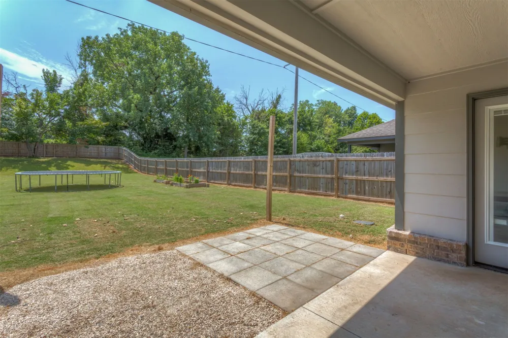 1901 E Winston Street Broken Arrow, OK 74011