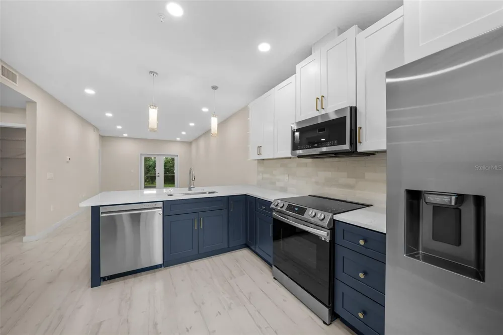 3890 34TH AVENUE S #103 St Petersburg, FL 33711