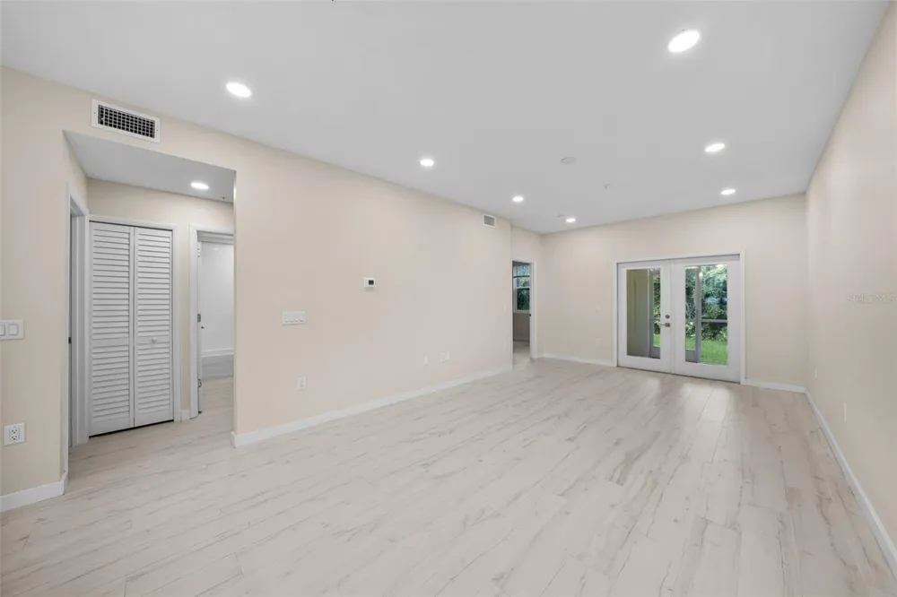 3890 34TH AVENUE S #103 St Petersburg, FL 33711