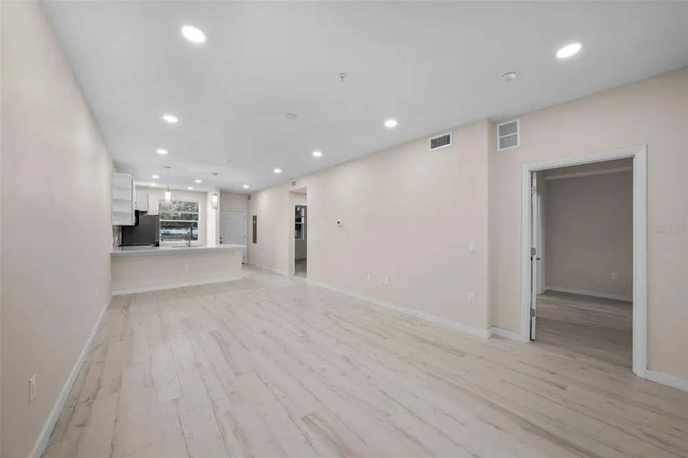 3890 34TH AVENUE S #103 St Petersburg, FL 33711