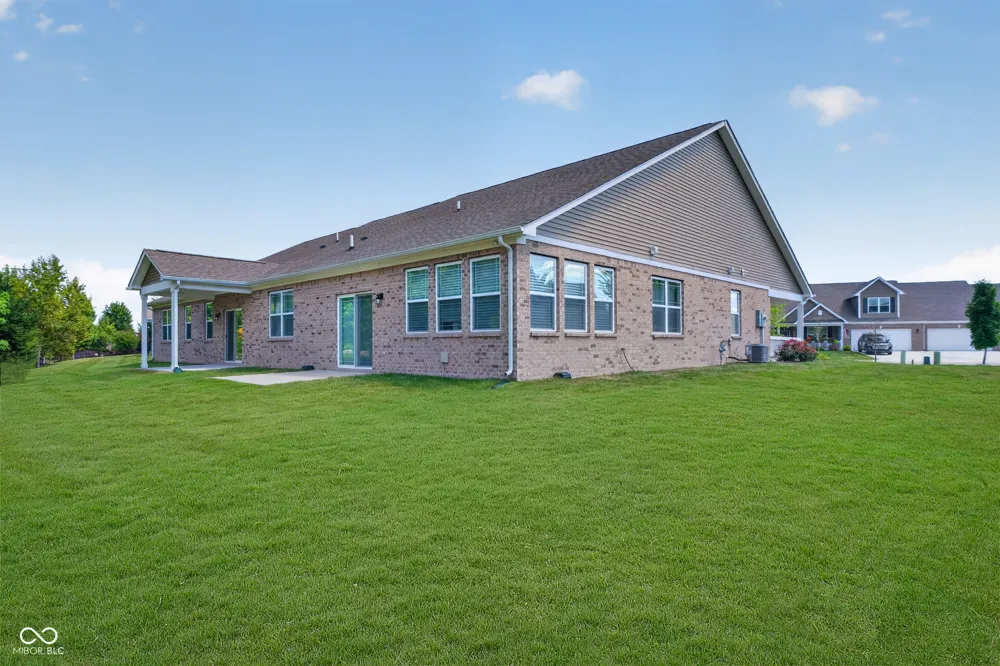 9073 Lieven Street Avon, IN 46234