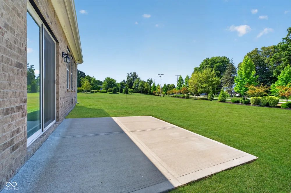 9073 Lieven Street Avon, IN 46234