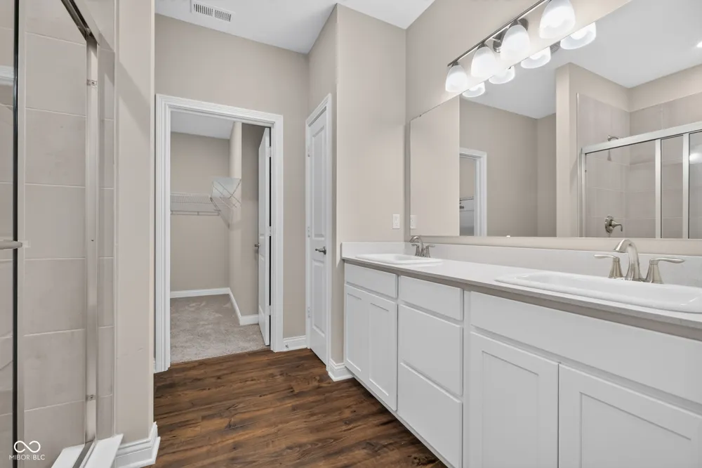 9073 Lieven Street Avon, IN 46234