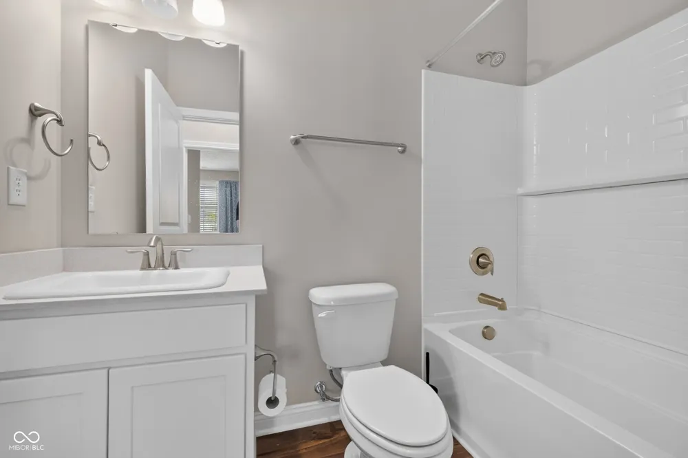9073 Lieven Street Avon, IN 46234