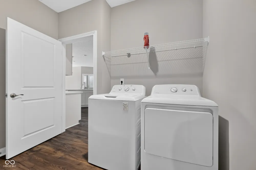 9073 Lieven Street Avon, IN 46234