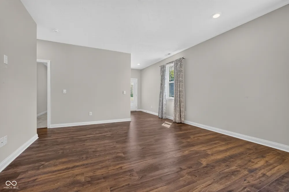 9073 Lieven Street Avon, IN 46234