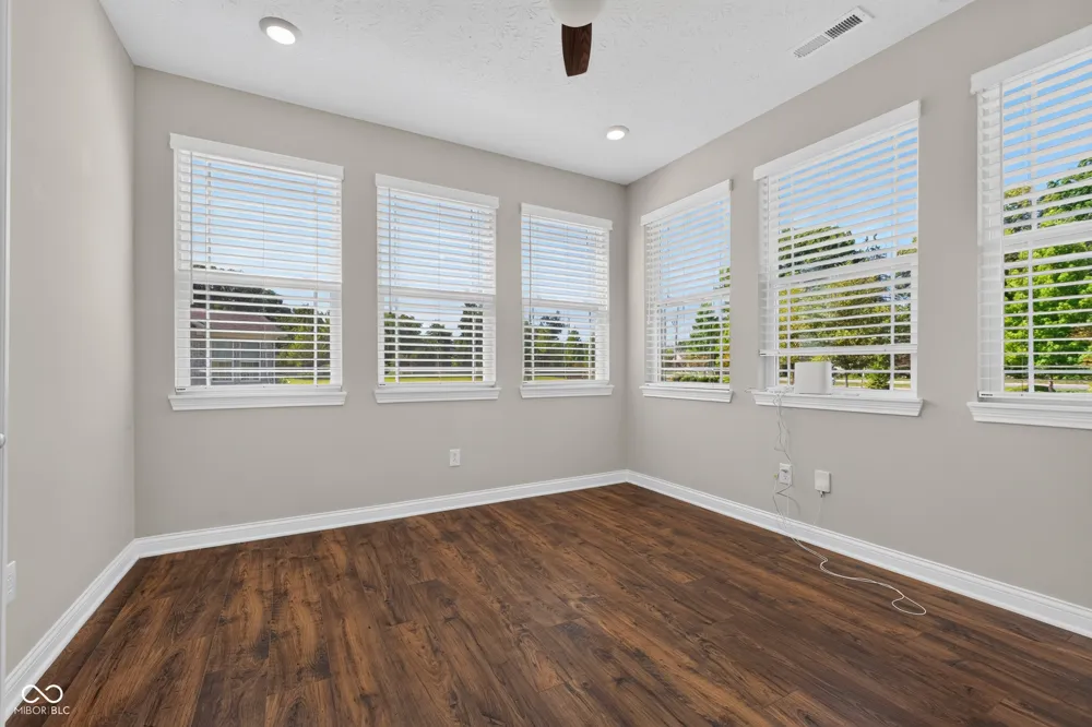 9073 Lieven Street Avon, IN 46234
