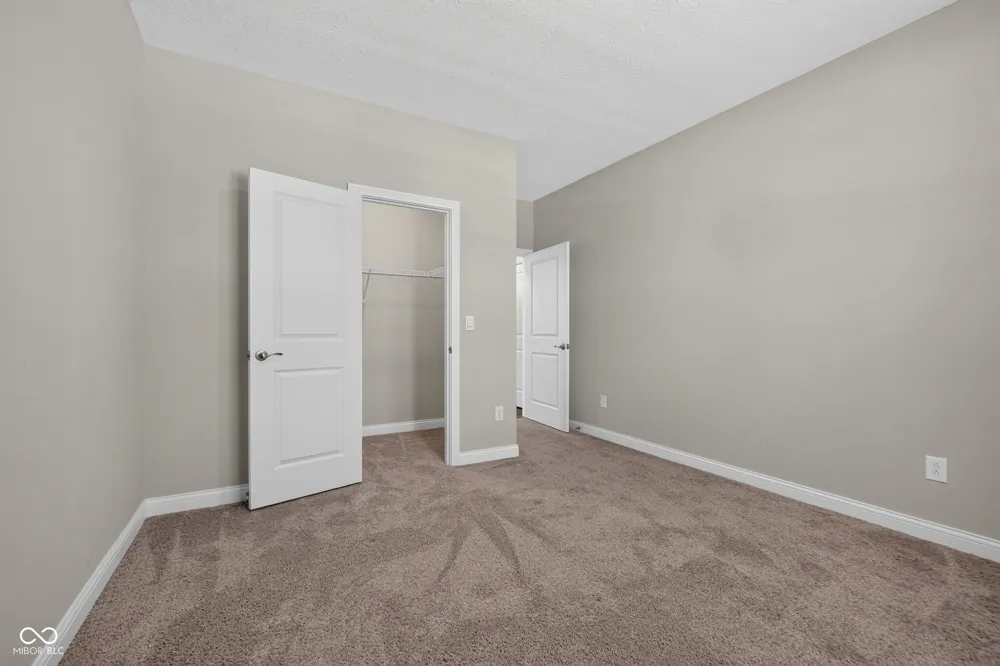 9073 Lieven Street Avon, IN 46234