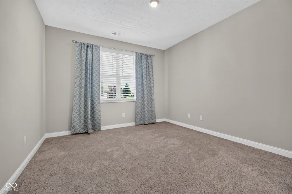 9073 Lieven Street Avon, IN 46234