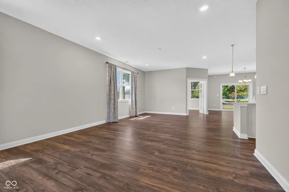 9073 Lieven Street Avon, IN 46234