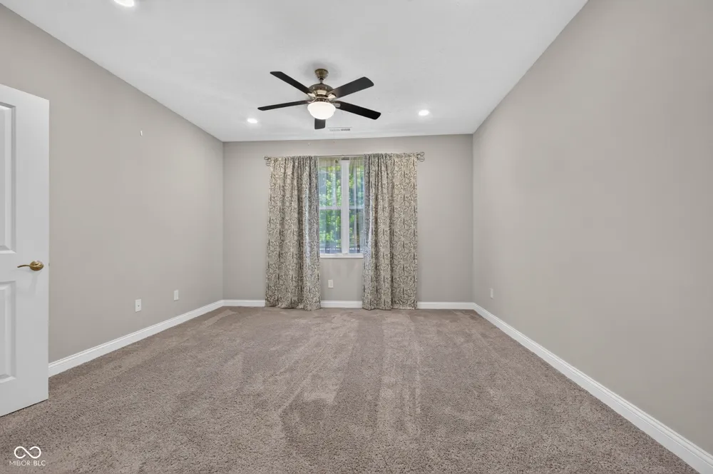 9073 Lieven Street Avon, IN 46234