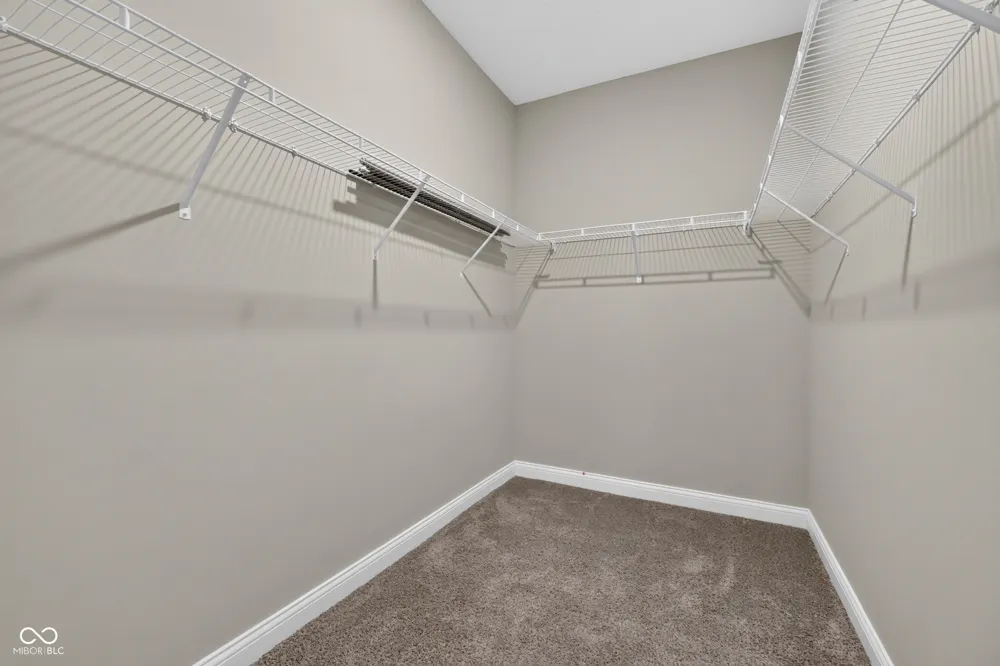 9073 Lieven Street Avon, IN 46234