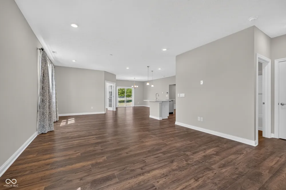 9073 Lieven Street Avon, IN 46234