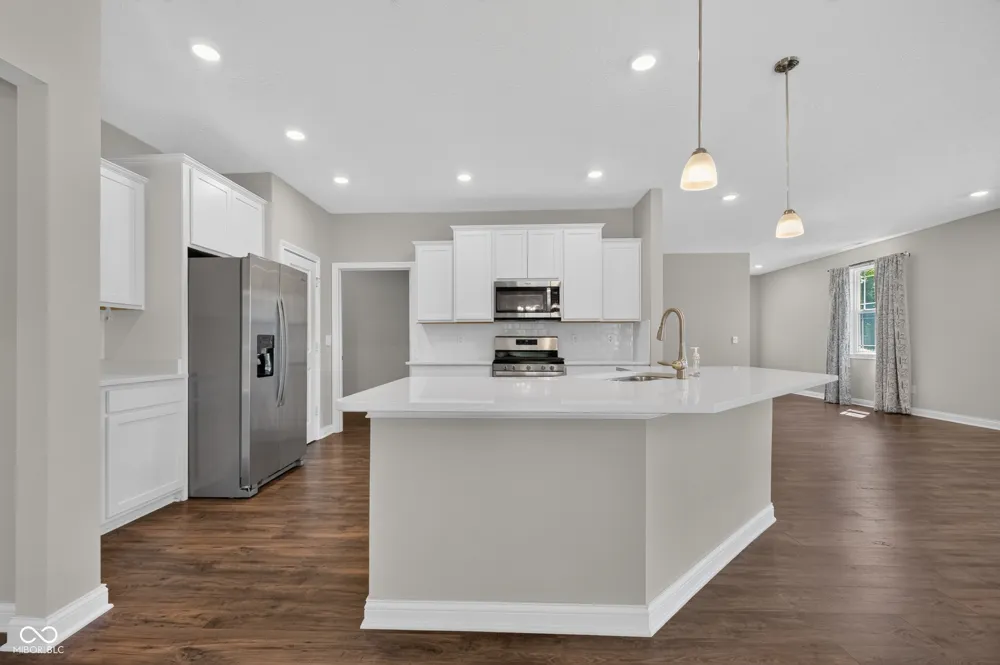 9073 Lieven Street Avon, IN 46234