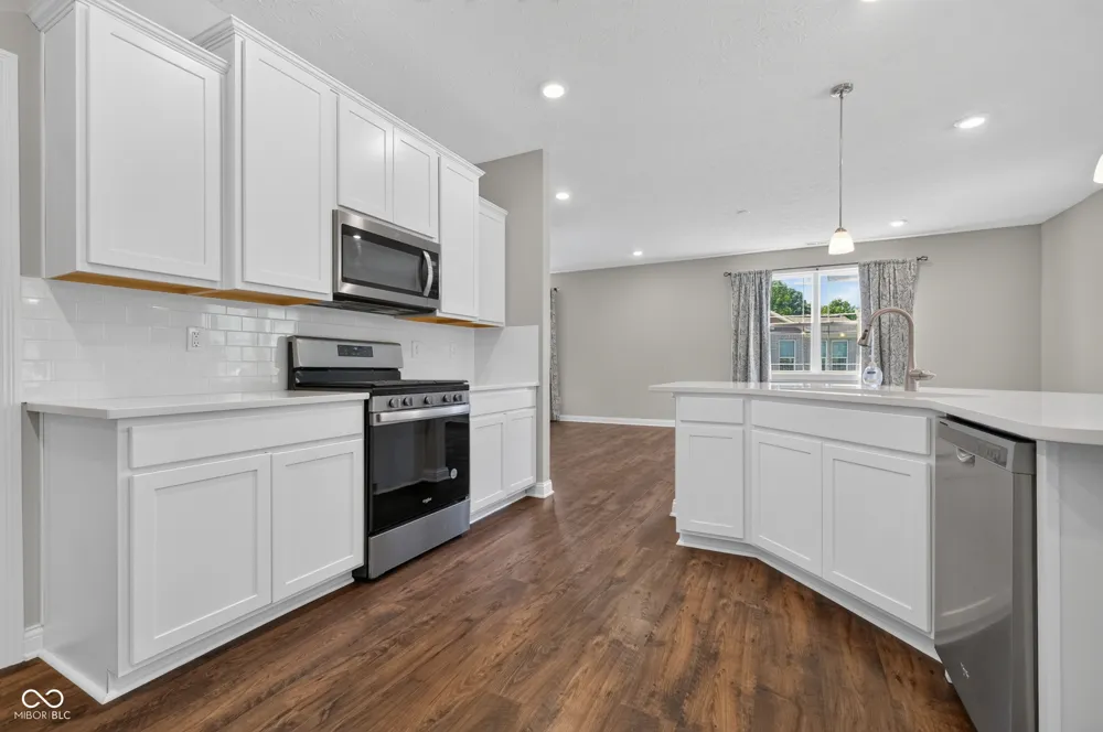 9073 Lieven Street Avon, IN 46234
