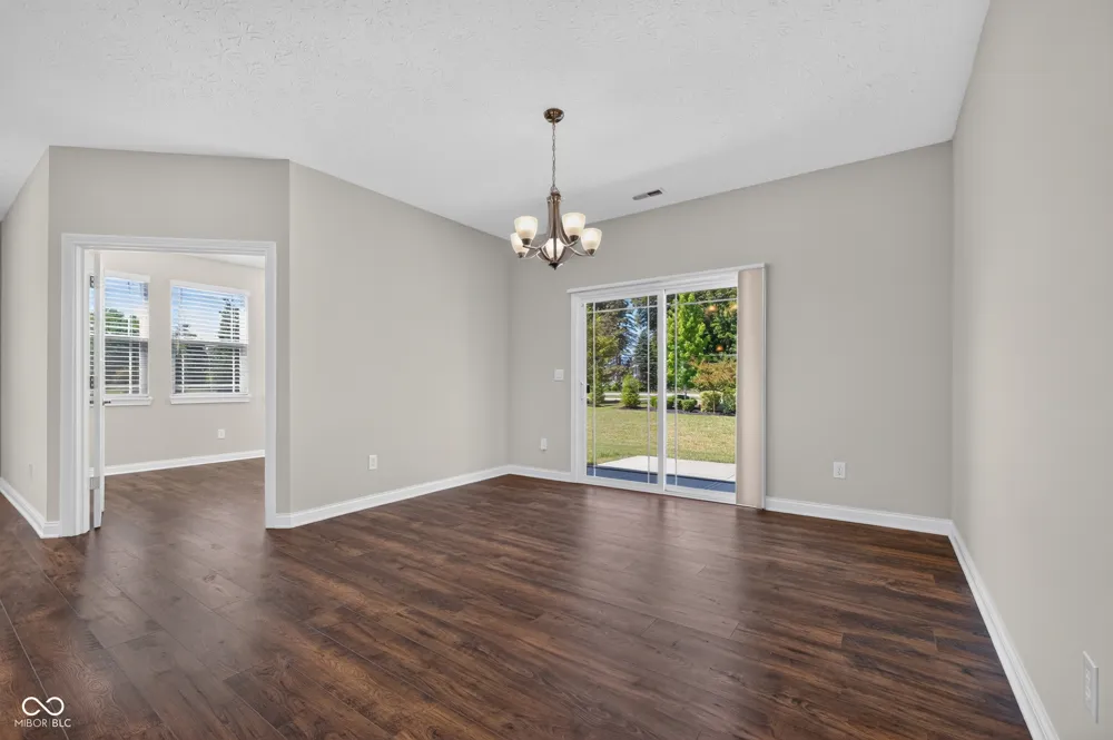 9073 Lieven Street Avon, IN 46234