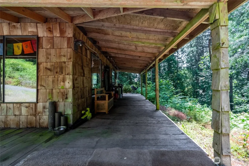 9075 Upper Frost Creek Road Maple Falls, WA 98266