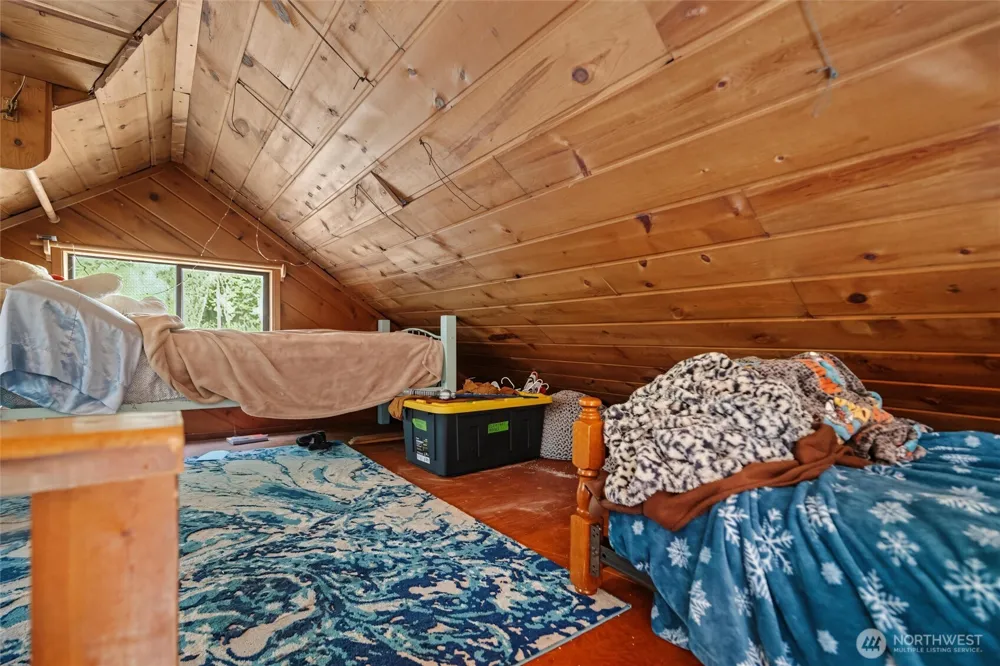 9075 Upper Frost Creek Road Maple Falls, WA 98266