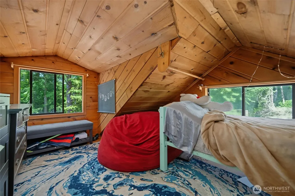 9075 Upper Frost Creek Road Maple Falls, WA 98266