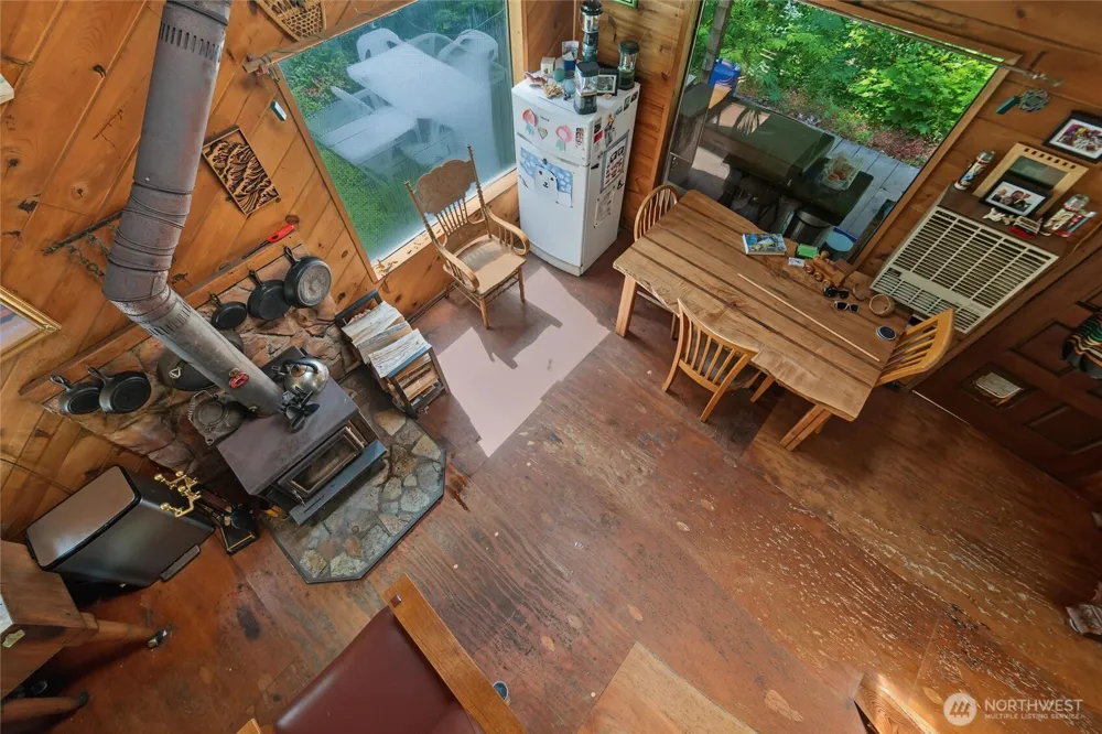 9075 Upper Frost Creek Road Maple Falls, WA 98266