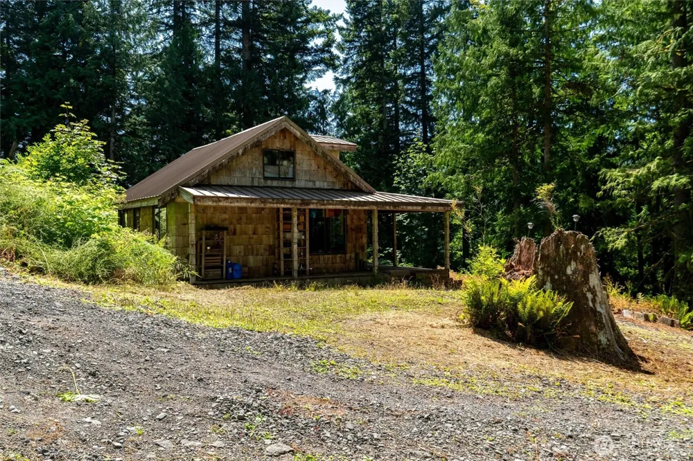 9075 Upper Frost Creek Road Maple Falls, WA 98266