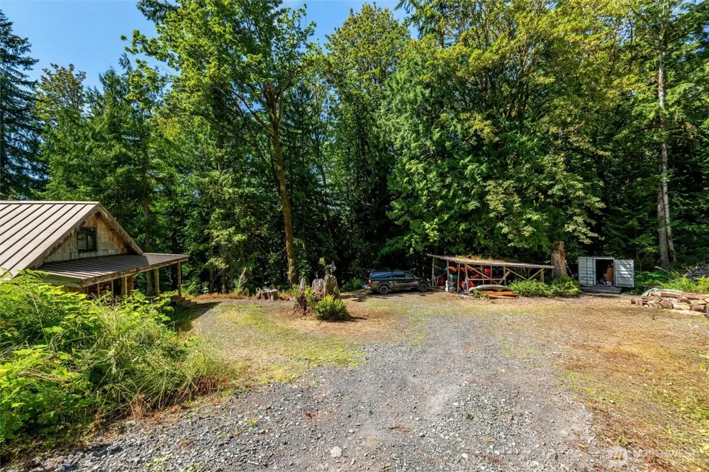 9075 Upper Frost Creek Road Maple Falls, WA 98266