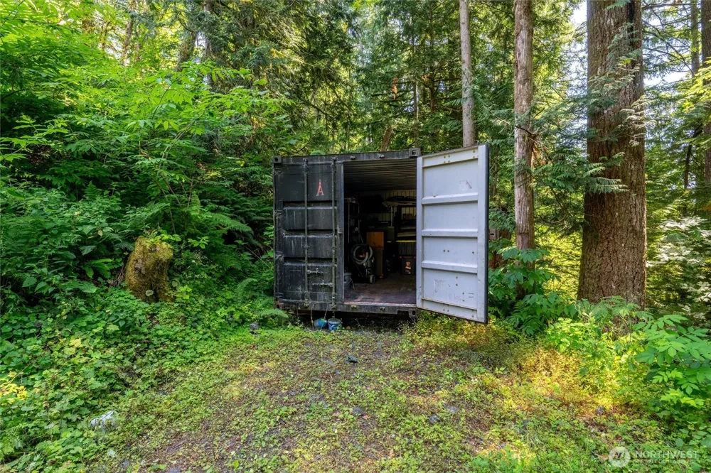 9075 Upper Frost Creek Road Maple Falls, WA 98266