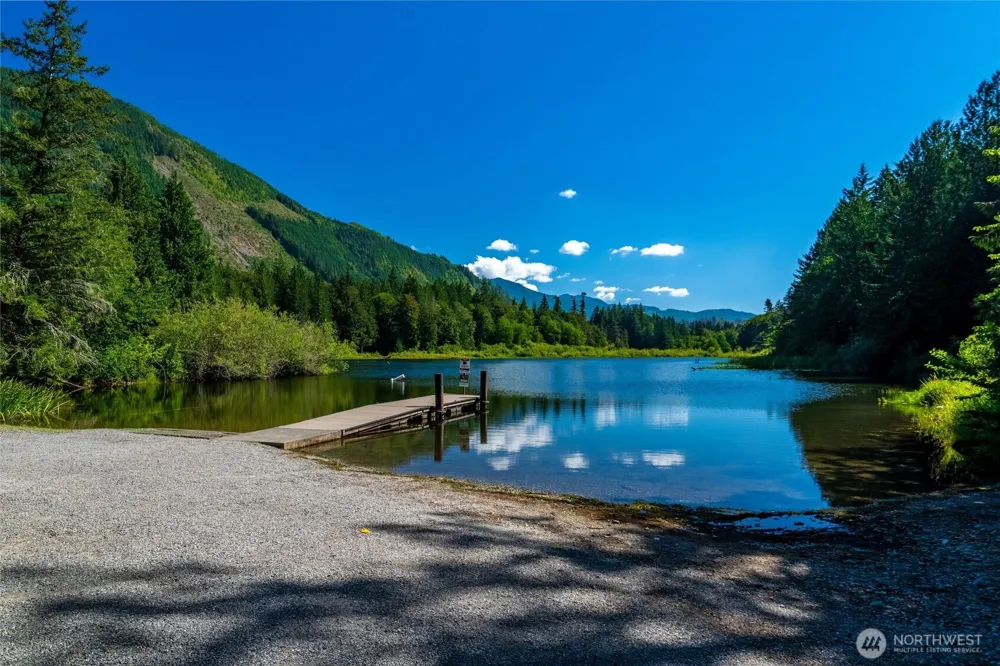9075 Upper Frost Creek Road Maple Falls, WA 98266