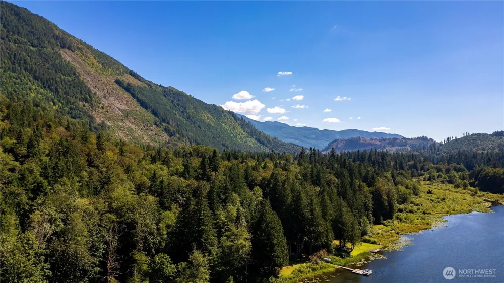 9075 Upper Frost Creek Road Maple Falls, WA 98266