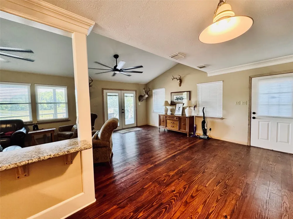 83 Lakeside Trinity, TX 75862