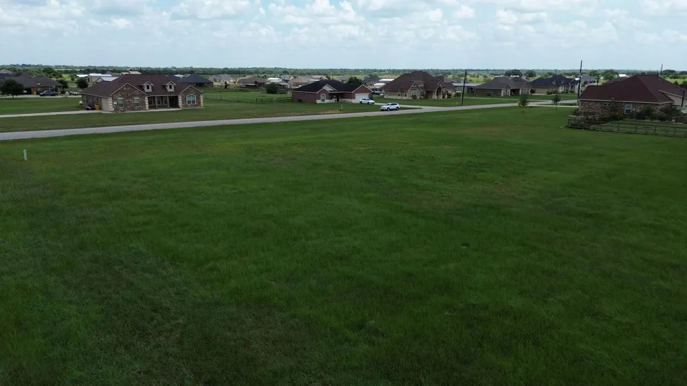5625 Longhorn Trail Sealy, TX 77474