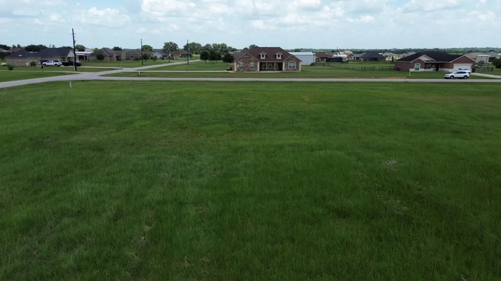 5625 Longhorn Trail Sealy, TX 77474