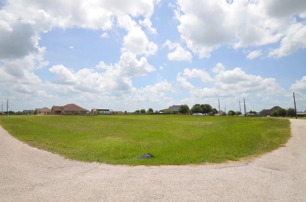 5625 Longhorn Trail Sealy, TX 77474