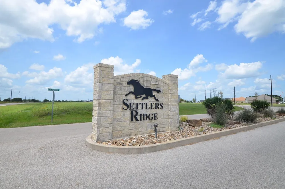 5625 Longhorn Trail Sealy, TX 77474