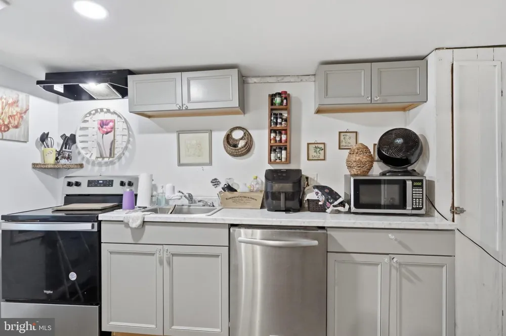 416 W JOHN STREET Martinsburg, WV 25401