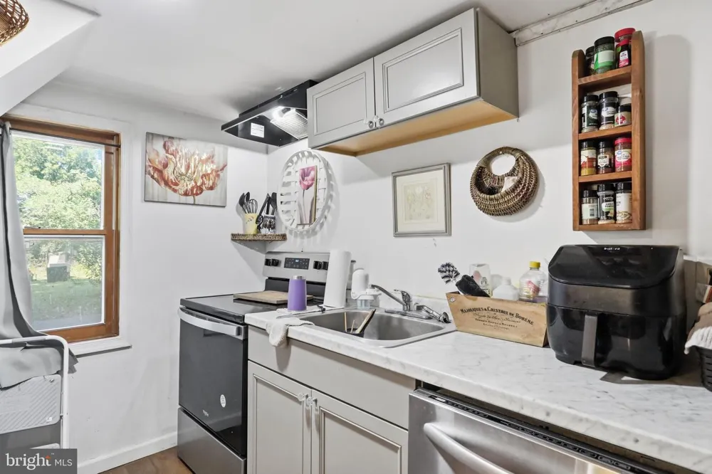 416 W JOHN STREET Martinsburg, WV 25401