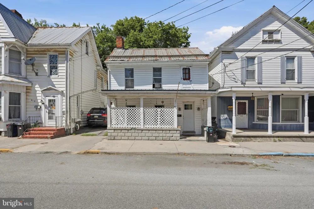 416 W JOHN STREET Martinsburg, WV 25401