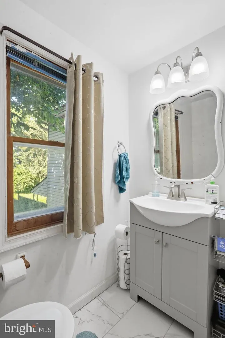 416 W JOHN STREET Martinsburg, WV 25401
