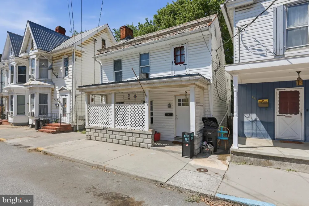 416 W JOHN STREET Martinsburg, WV 25401