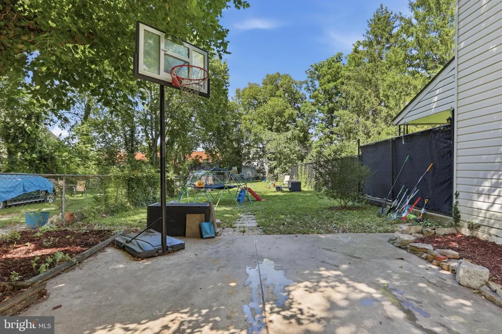 416 W JOHN STREET Martinsburg, WV 25401