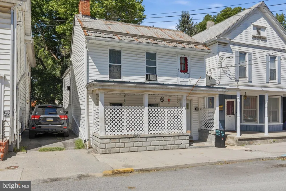 416 W JOHN STREET Martinsburg, WV 25401