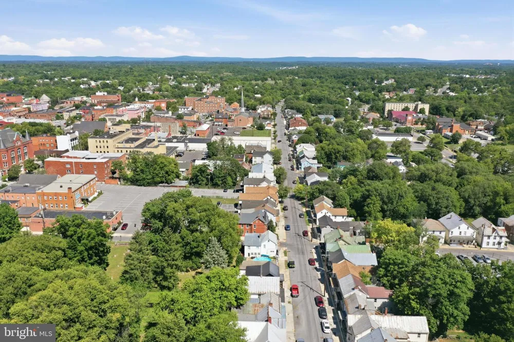 416 W JOHN STREET Martinsburg, WV 25401