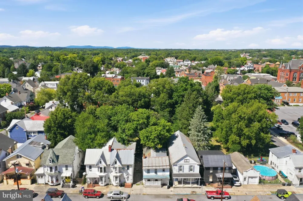 416 W JOHN STREET Martinsburg, WV 25401
