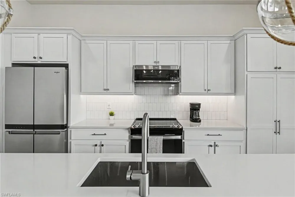224 Fairweather Lane Fort Myers Beach, FL 33931
