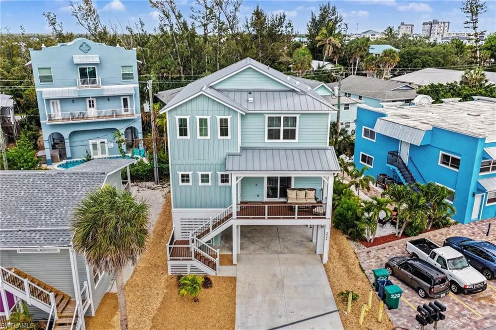 224 Fairweather Lane Fort Myers Beach, FL 33931
