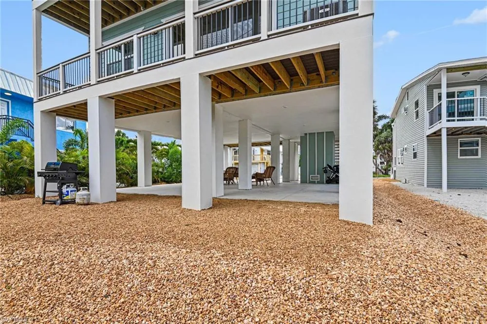 224 Fairweather Lane Fort Myers Beach, FL 33931