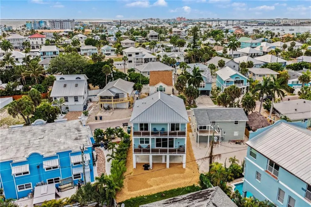 224 Fairweather Lane Fort Myers Beach, FL 33931