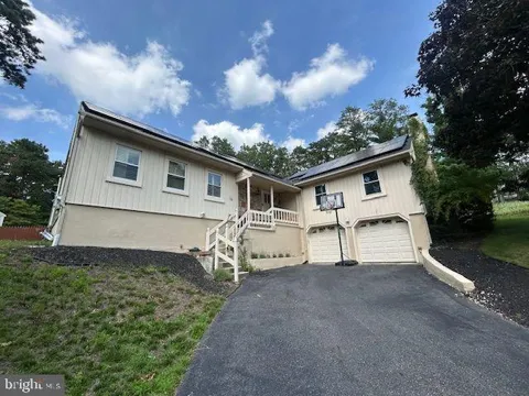 10 SILVER HILL LANE